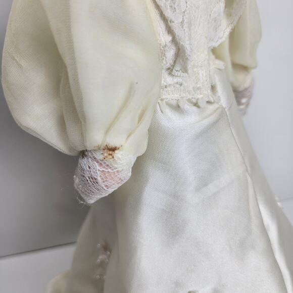 Royalton Collection 1998 Porcelain Bride Doll "Elizabeth" Red Hair 18" w/ Stand - Picture 9 of 13